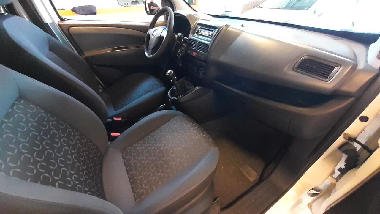 Doblò trasporto disabili Multijet pedana elettrica