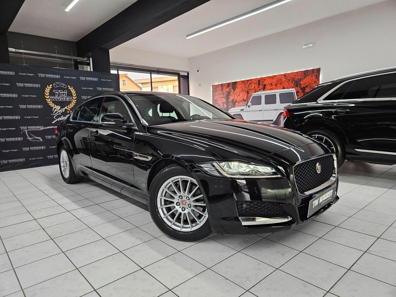 Jaguar XF 2.0d i4 Pure 180cv my20 - IVA ESPOSTA