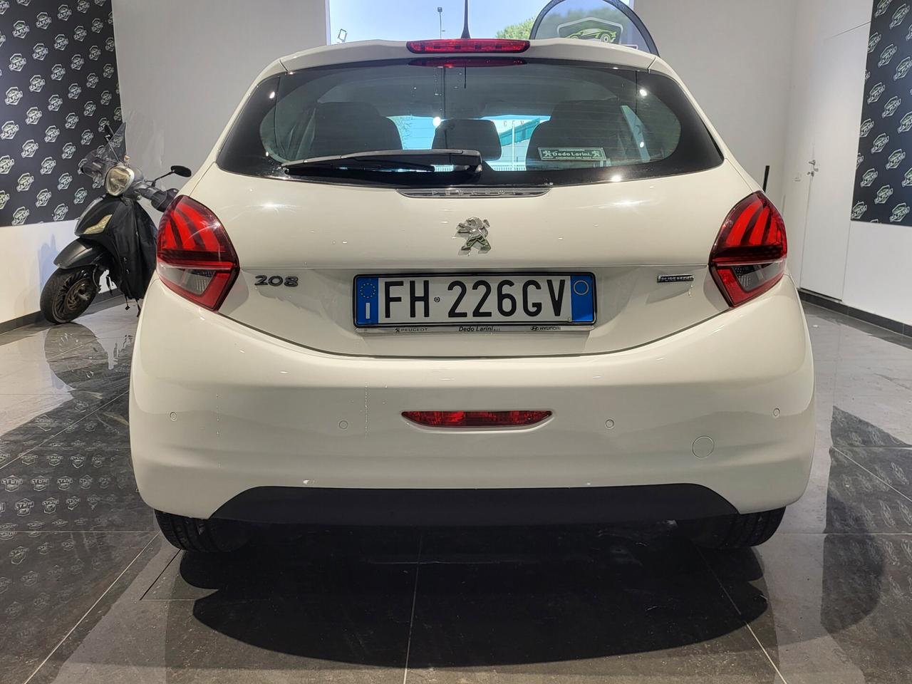 Peugeot 208 - 2017 PureTech 82 Cv GPL Allure