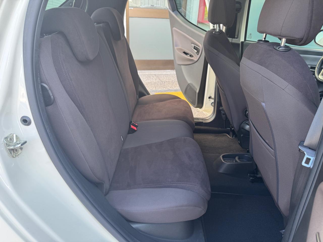Lancia Ypsilon 0.9 TwinAir 85 CV Platinum 2013