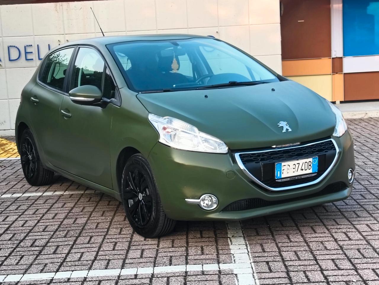 Peugeot 208 1.4 HDi 68 CV 5 porte Allure..CELL 320 147 1147 WUATSAPP 3276540940