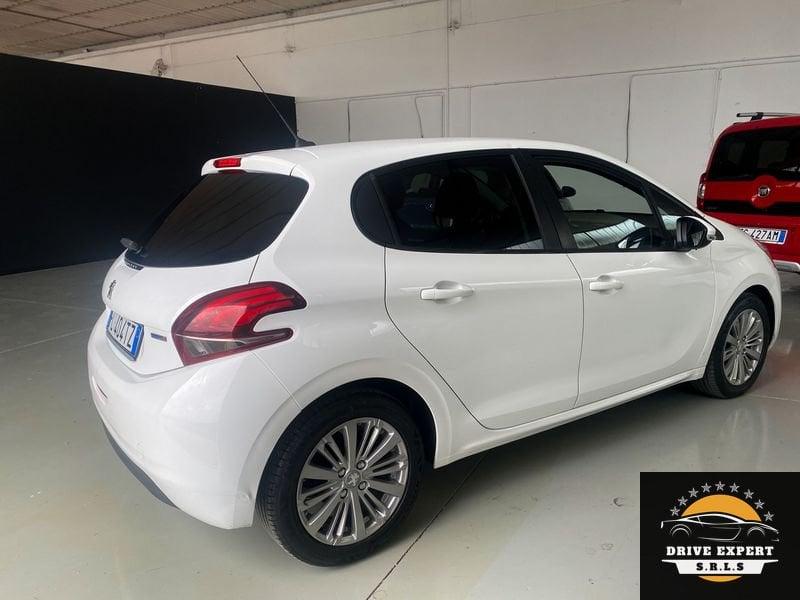 Peugeot 208 Allure PureTech 82cv