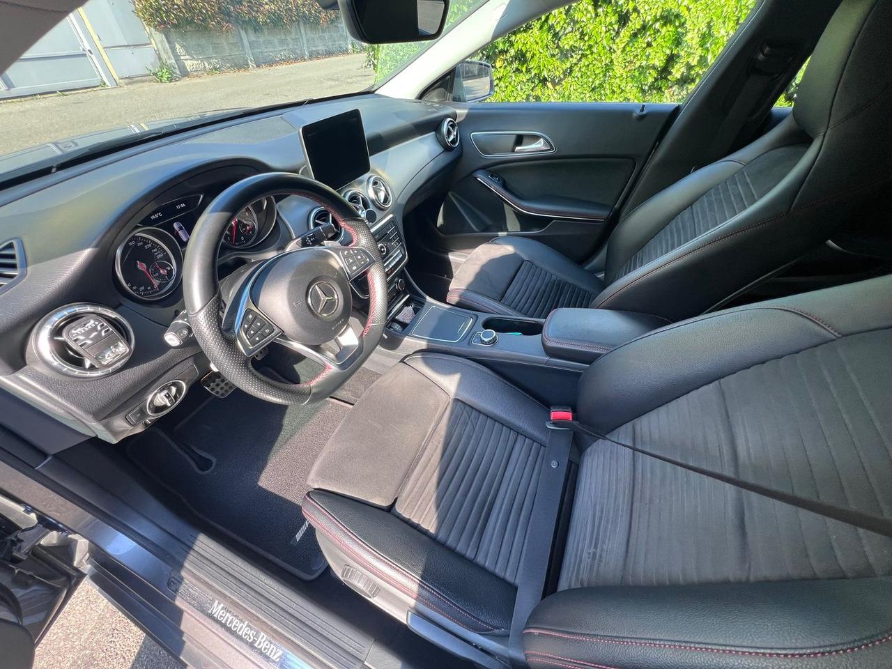 Mercedes-Benz CLA 220 Premium CLA 220 D #10563