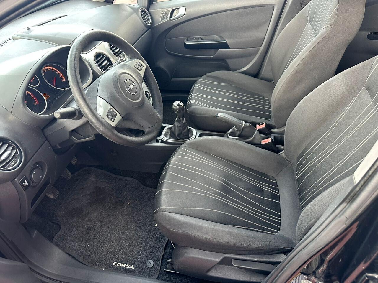 Opel Corsa 1.2 5 porte