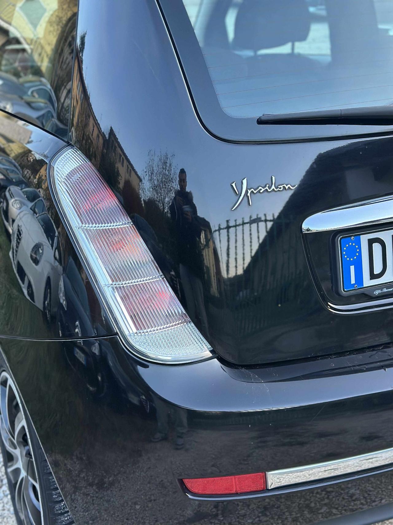 Lancia YPSILON 1.2 NEOPAT KMCERT