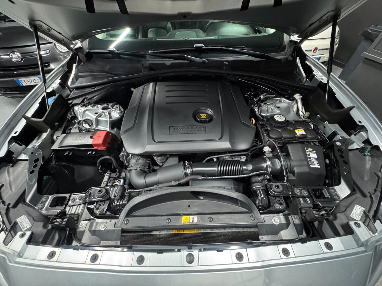 Jaguar F-Pace 2.0 D 180 CV AWD Prestige