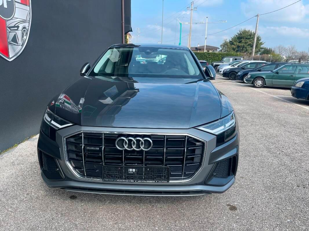 Audi Q8 45 3.0 tdi mhev tiptronic