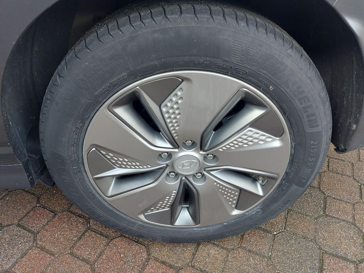 Hyundai Kona EV 39.2 kWh