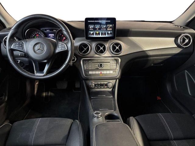 MERCEDES-BENZ GLA 200 d Automatic Sport