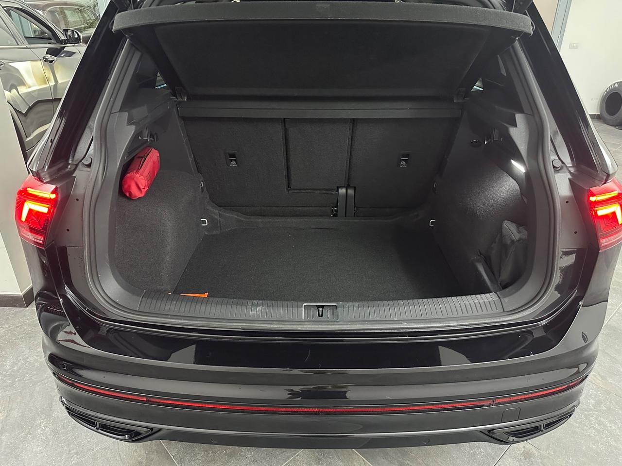 Volkswagen Tiguan 2.0 TDI 150 CV SCR DSG R-Line