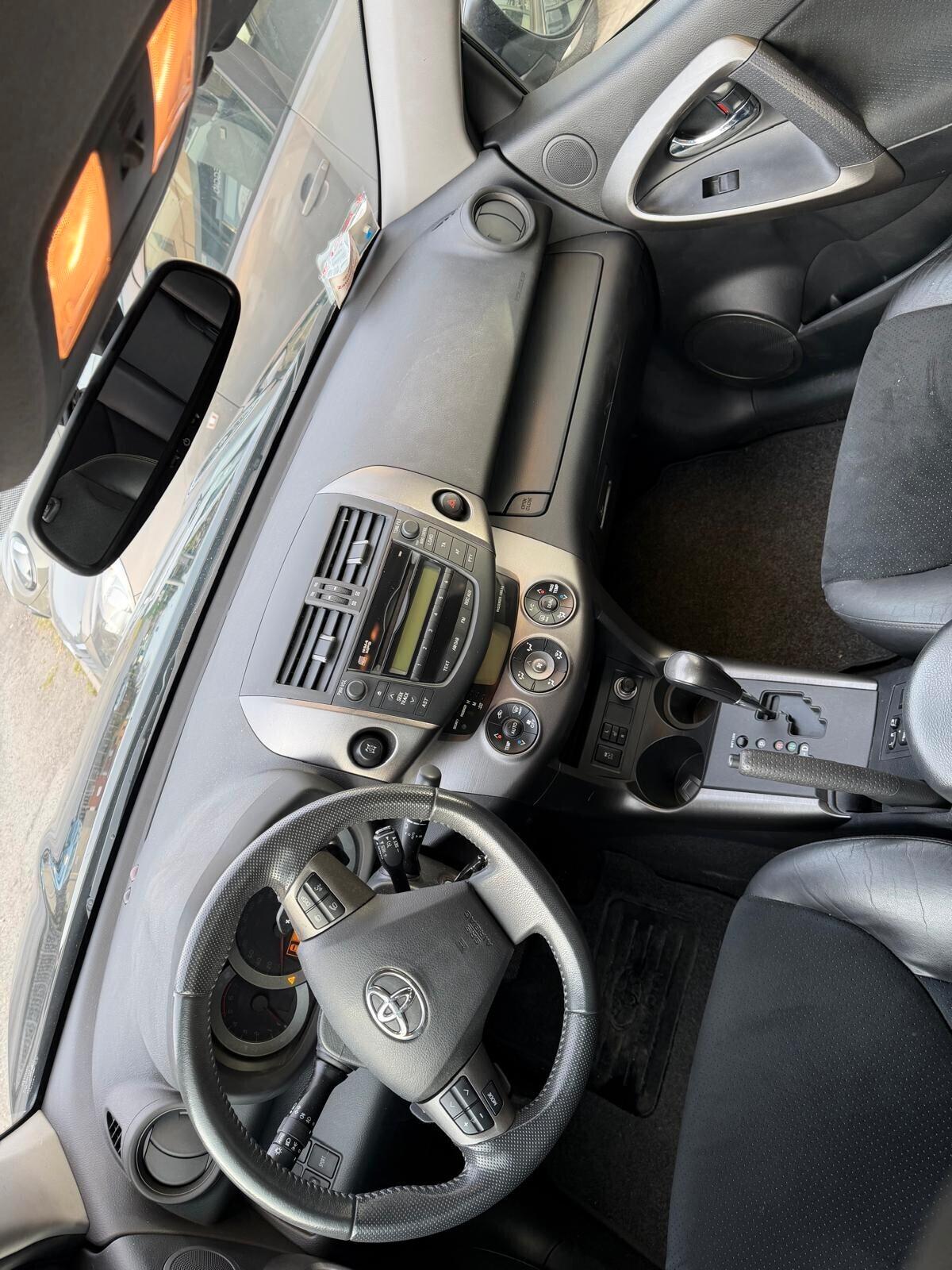 Toyota RAV 4 Crossover 2.2 D-CAT A/T 150CV