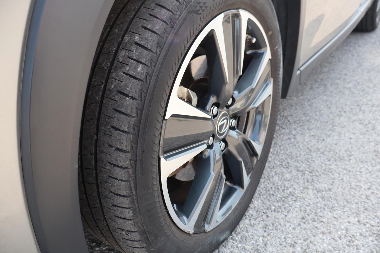 Lexus UX Hybrid Premium