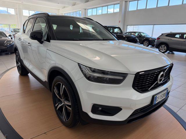 VOLVO XC40 T5 Recharge Plug-in Hybrid R-design