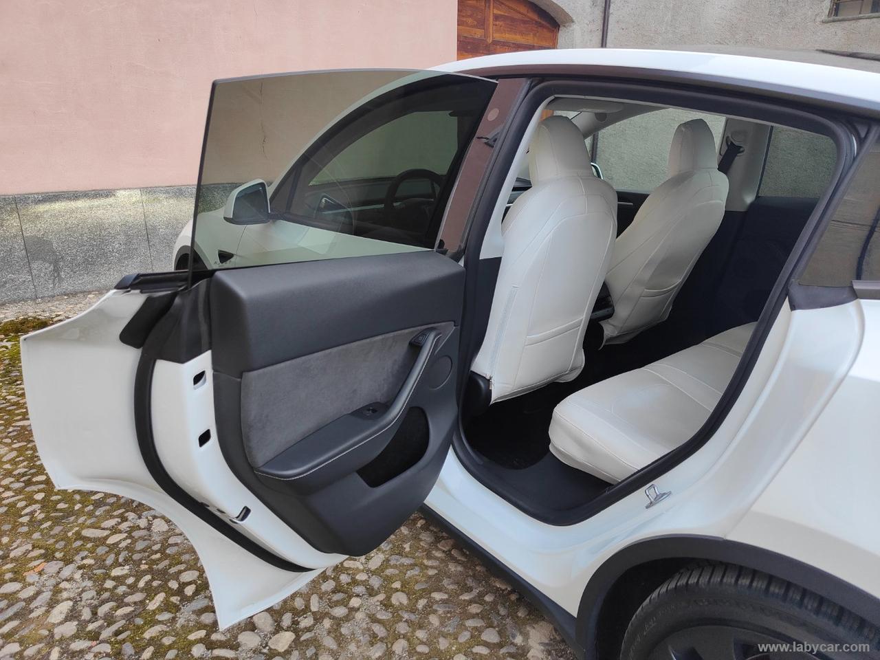 TESLA Model Y Performance AWD TETTO PELLE BIANCA