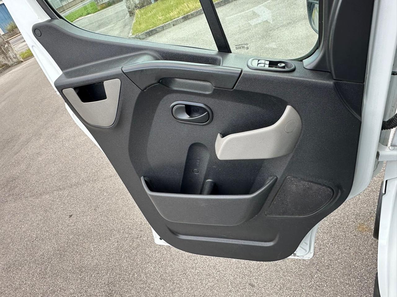 Renault master a telaio