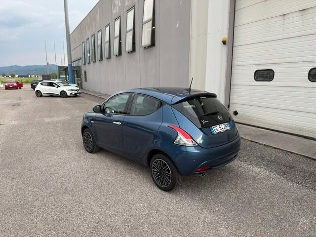 Lancia Ypsilon 1.0 FireFly 5 porte S&S Hybrid Ecochic Gold