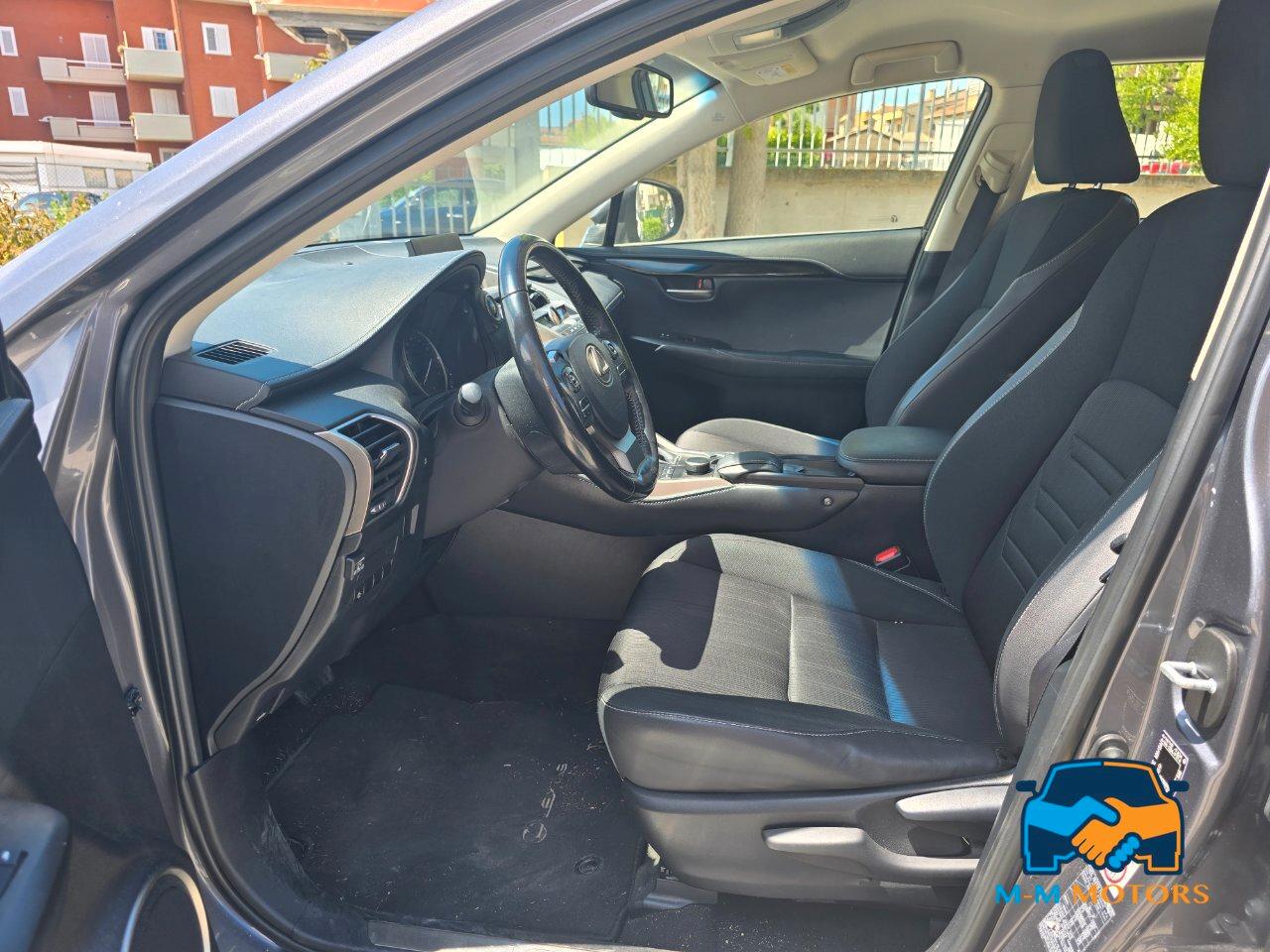 Lexus NX 300h 2.5 Executive 4wd cvt