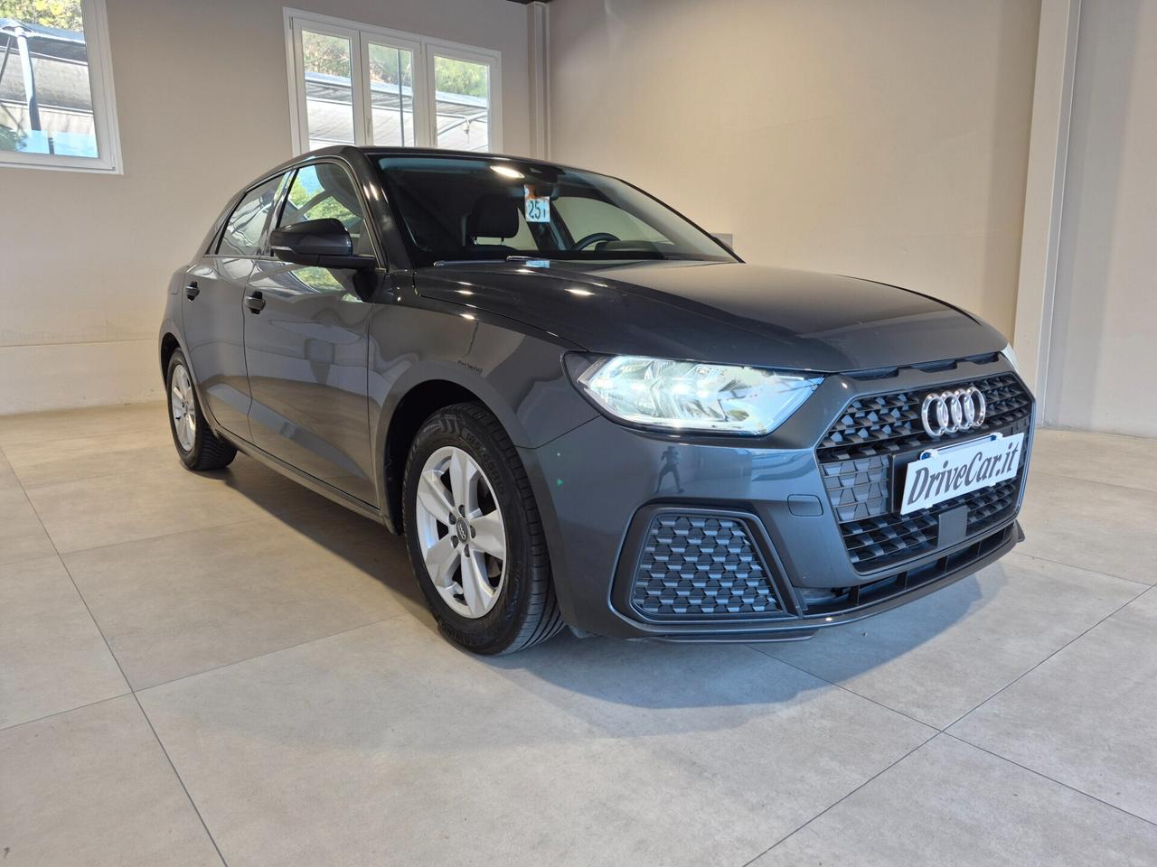 Audi A1 SPB 25 1.0 TFSI LED APPLE CAR PLAY/ANDROID AUTO SEDILI RISCALDABILI CRUISE CONTROL SENSORI POSTERIORI VIRTUAL COCKPIT