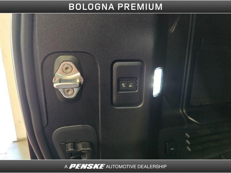 Land Rover Defender Defender 110 3.0D I6 200 CV AWD Auto SE