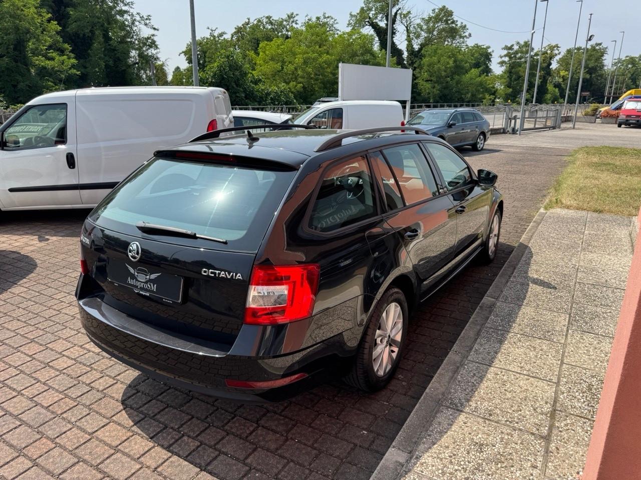 Skoda Octavia 1.6 TDI 116CV DSG – Executive – IVA esposta