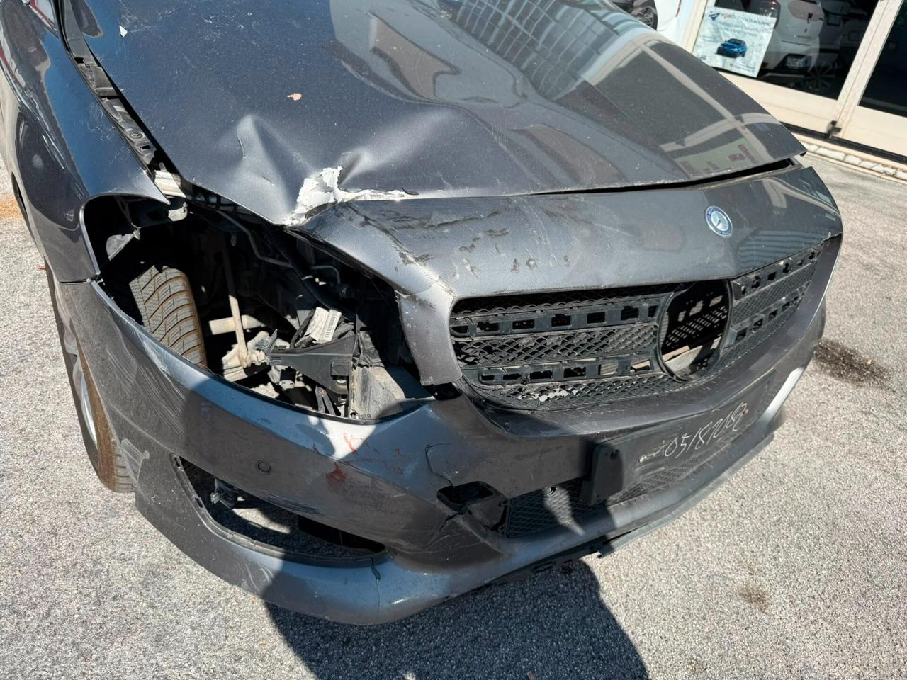 Mercedes B 180D INCIDENTATA X RIVENDITORI 2016