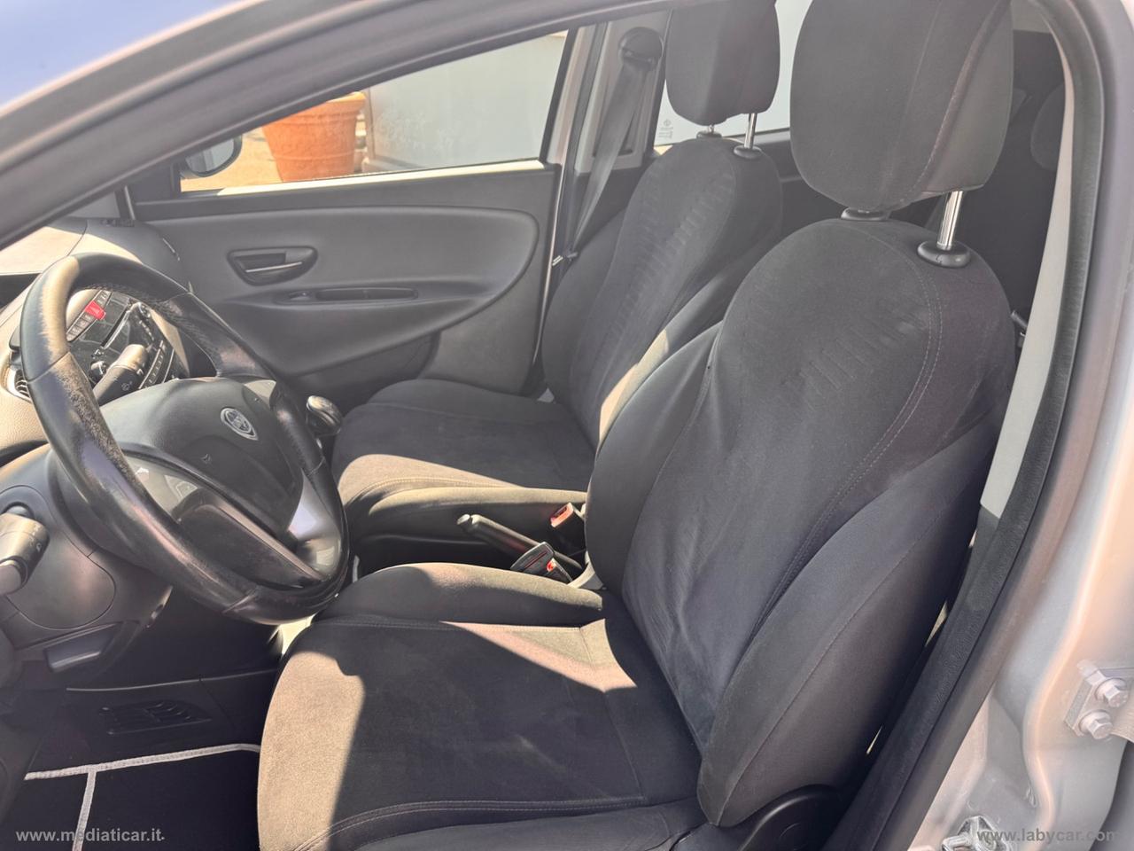 LANCIA Ypsilon 1.2 69 CV 5p. GPL Ecochic Silver