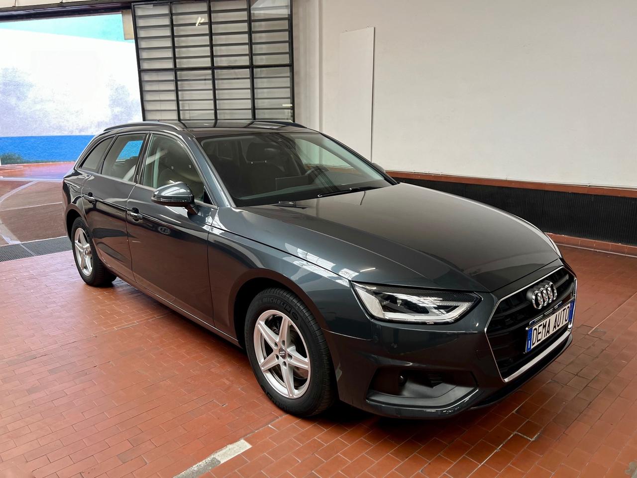 Audi A4 Avant Ibrida TDI/163 CV S-Tronic