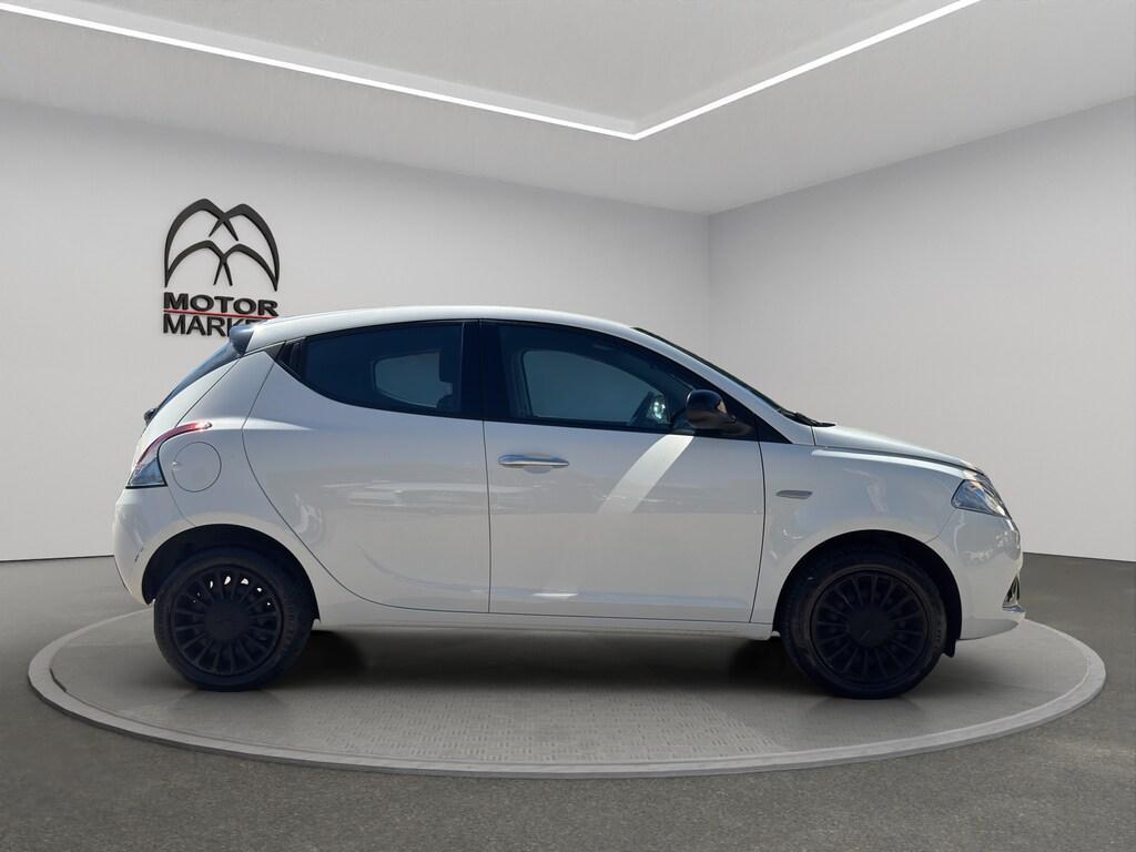 Lancia Ypsilon 5 Porte 1.0 FireFly Hybrid Silver