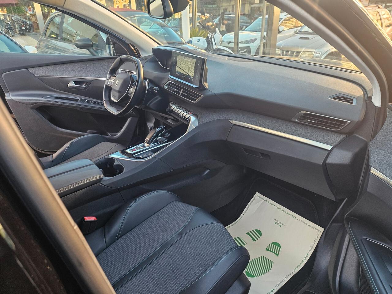 Peugeot 3008 BlueHDi 130 EAT8 Allure Pack 2022