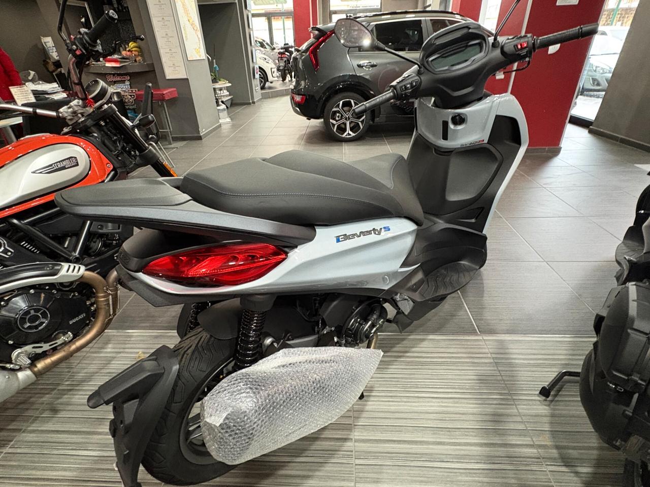 Piaggio Beverly 300 S 310 HPE My2025 - Vari colori - Euro5