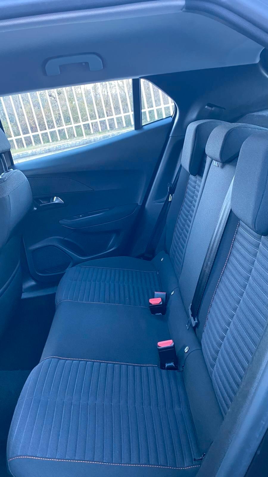 Peugeot 2008 BlueHDi 130 S&S EAT8 Allure