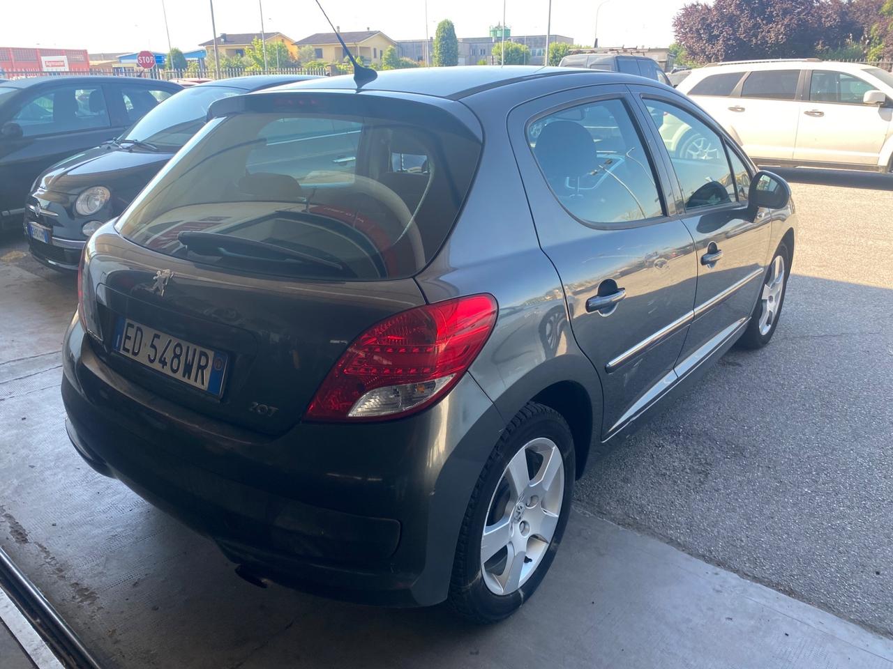 Peugeot 207 1.6 HDi 90CV 5p. 99g