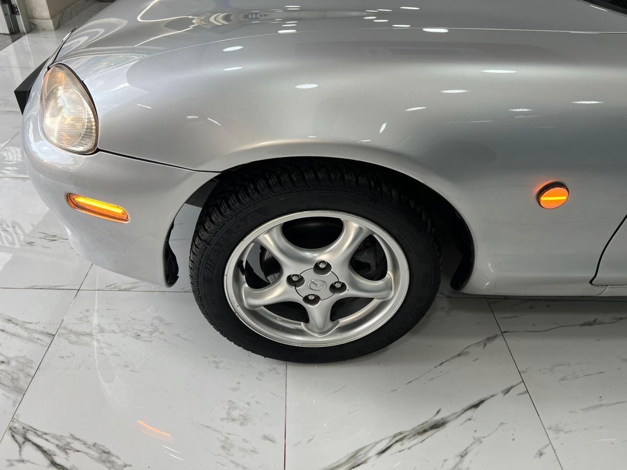 Mazda MX-5 1.6 Roadster - VERO CONSERVATO