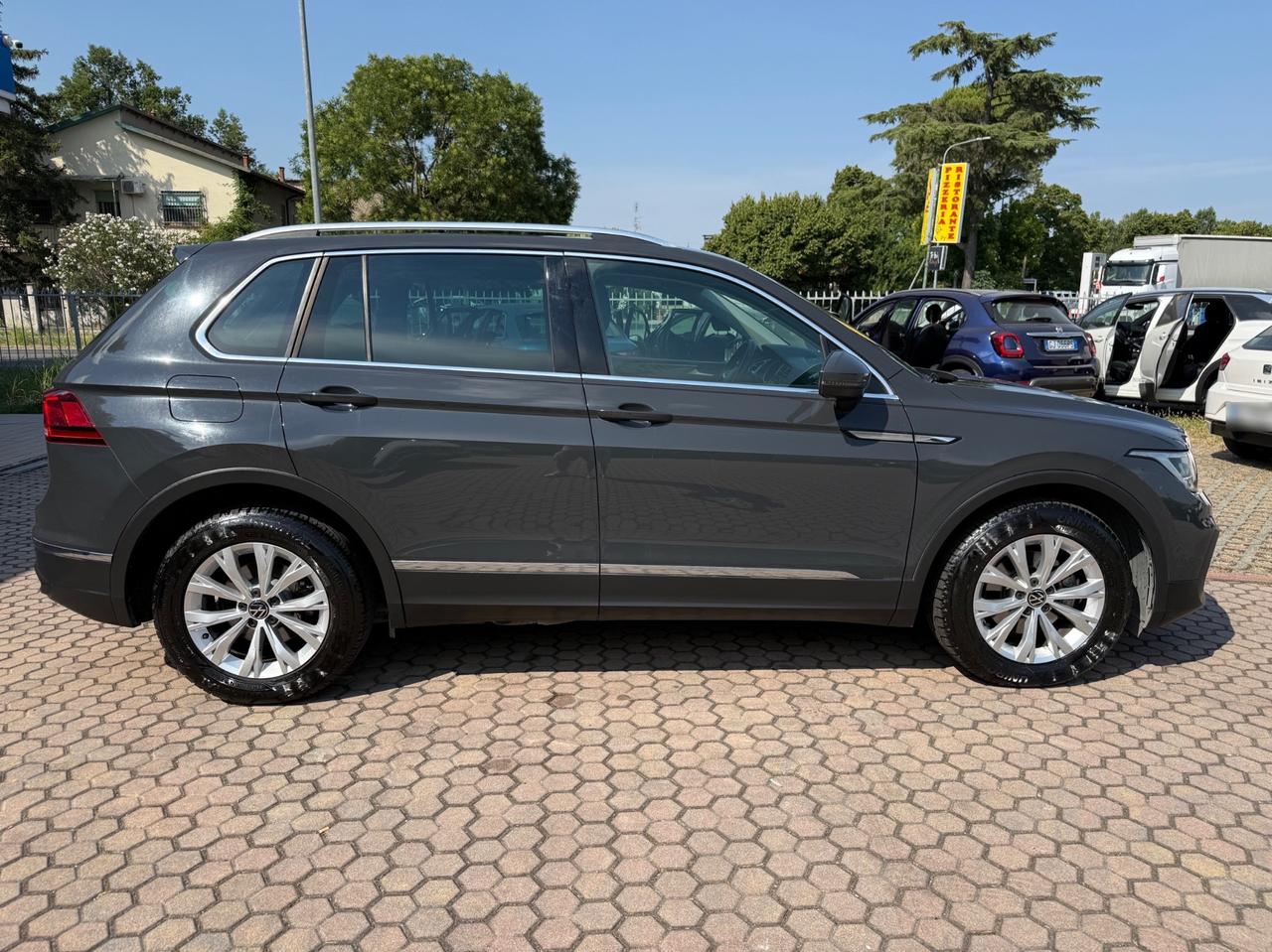 Volkswagen Tiguan 2.0 TDI SCR Life OK NEOPATENTATI in arrivo