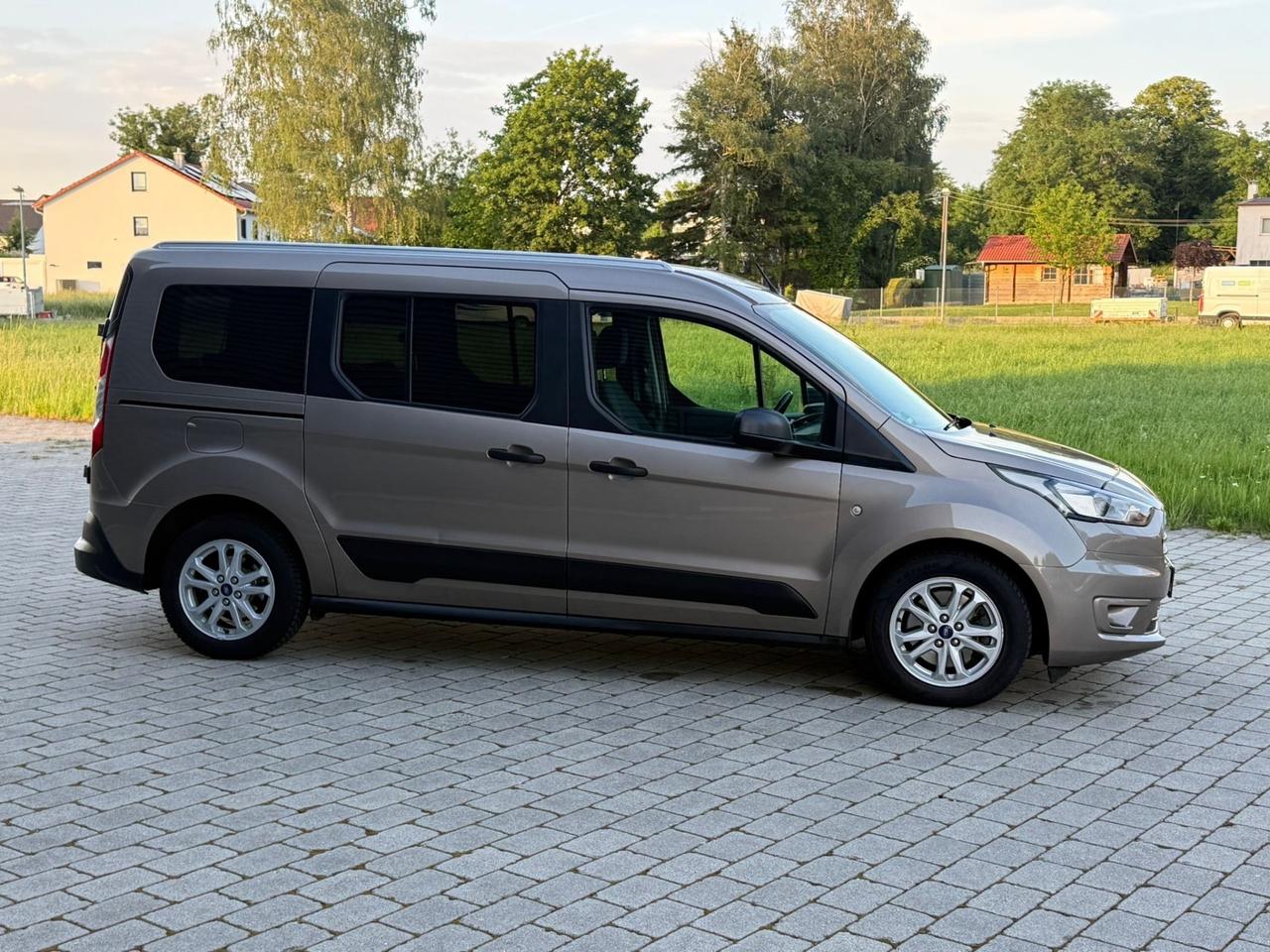 Ford Tourneo Connect Gran 1.5 EcoBlue 120 CV aut. Titanium