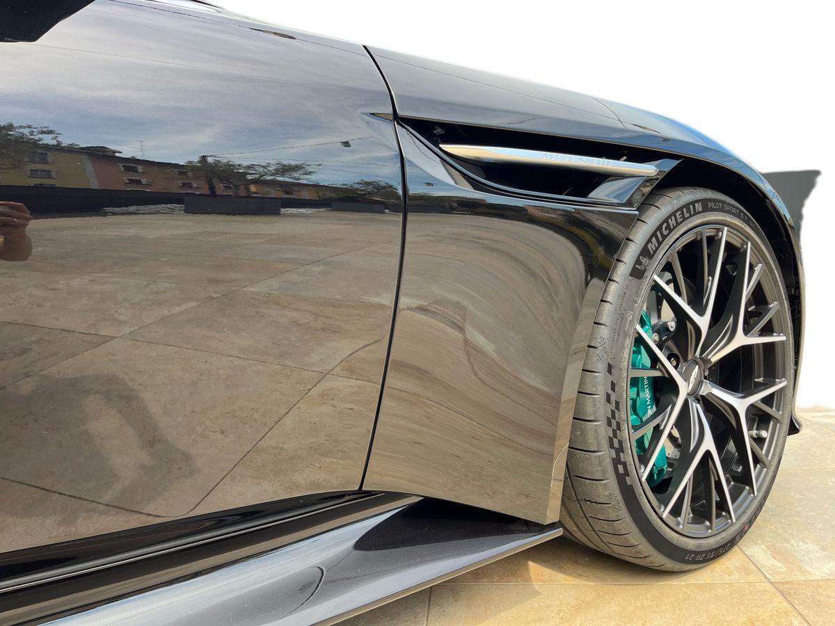 ASTON MARTIN DB12 Coupe 4.0 V8 auto