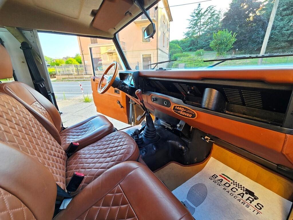 Land Rover Defender 90 TDI 200 RESTAURATA!