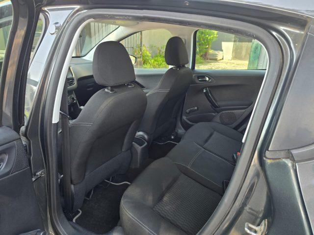 PEUGEOT 208 1.2i Benzina 82CV 5 Porte Active per NEOPATENTATI