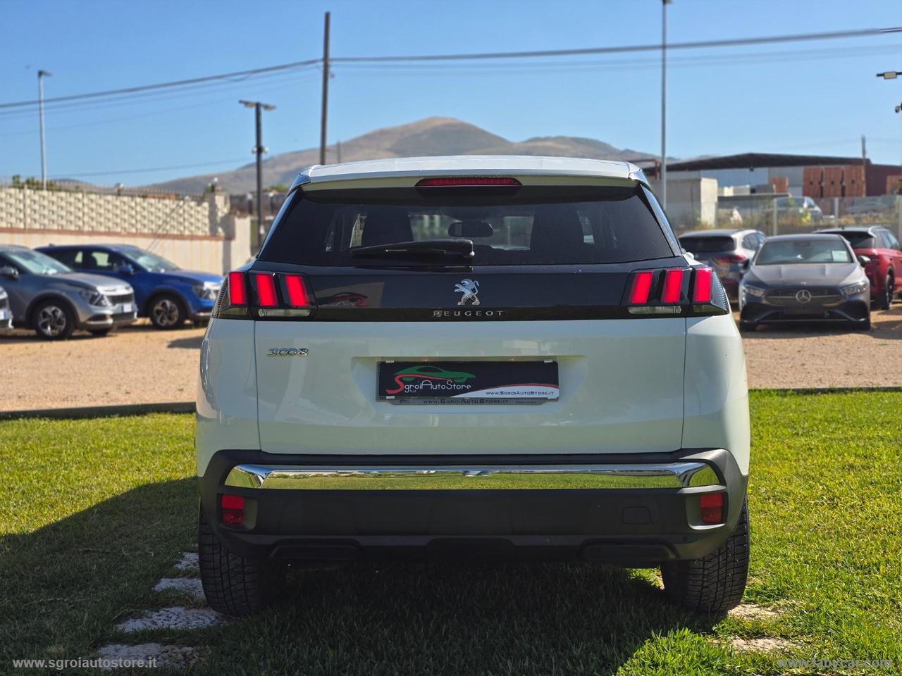 PEUGEOT 3008 BlueHDi 130 S&S EAT8 Business