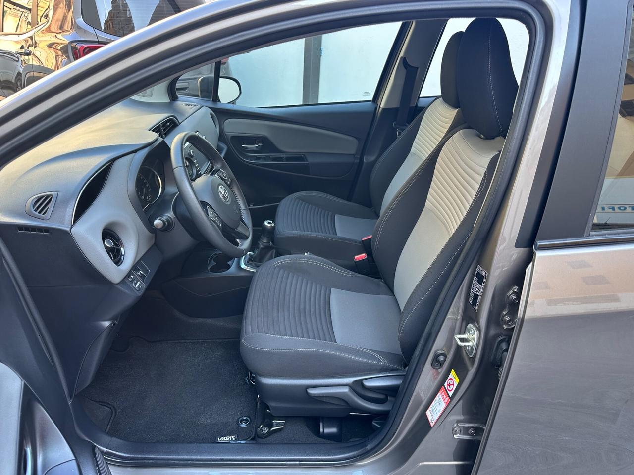 Toyota Yaris 1.5 5 porte Active
