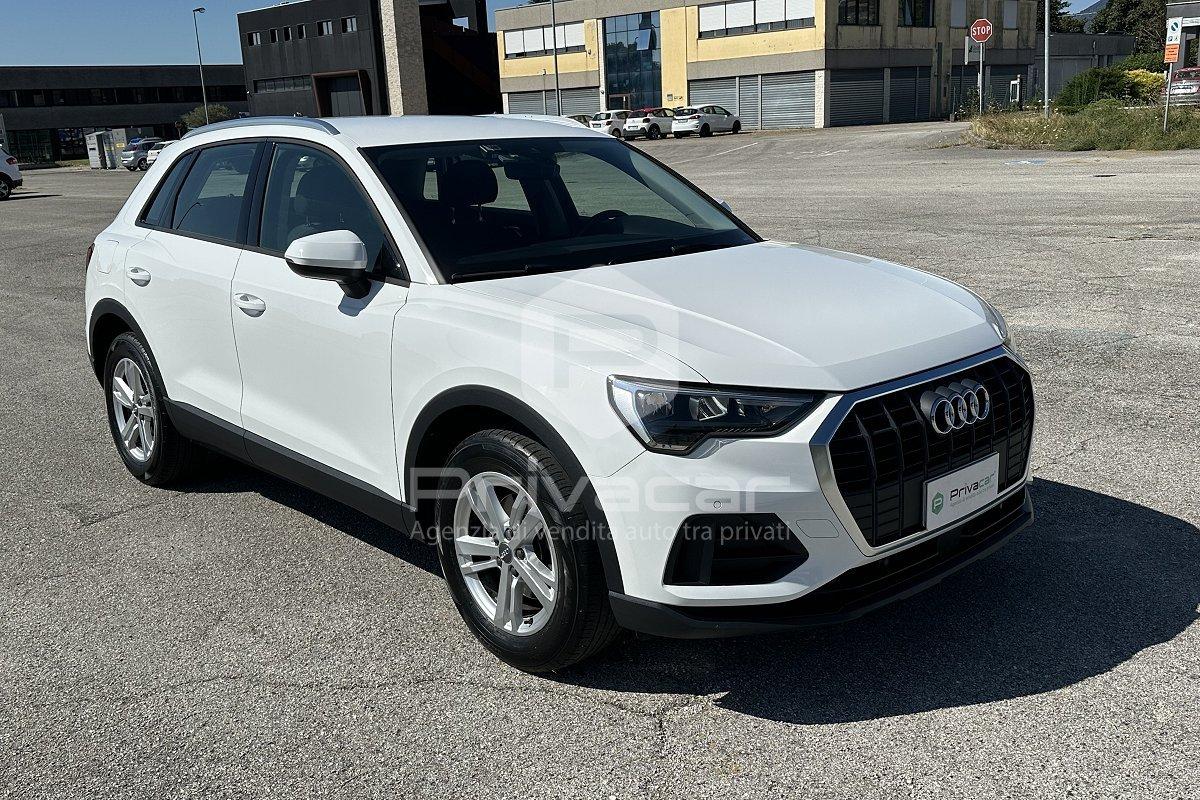 AUDI Q3 35 TFSI Business