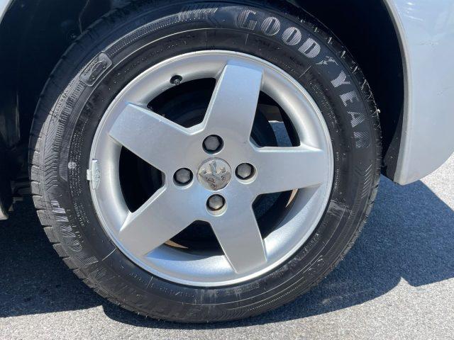 PEUGEOT 207 1.4 VTi 95CV 3p. Energie Sport ADATTA NEOPATENTATI