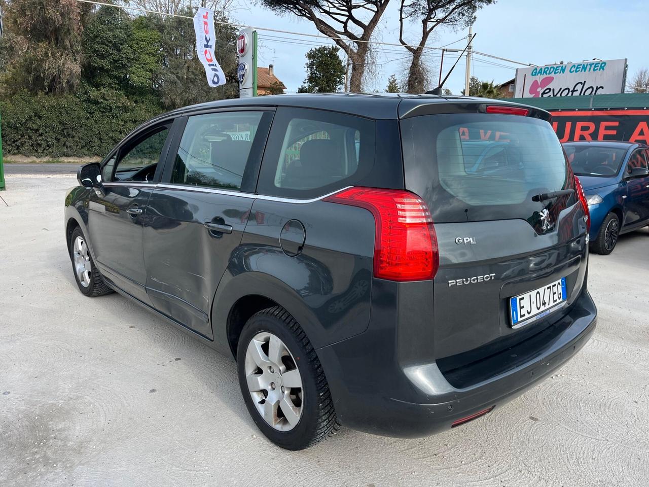 Peugeot 5008 1.6 VTi 120CV Premium - GPL brc