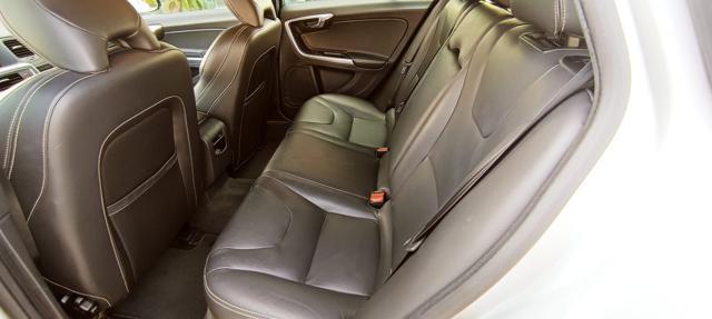 VOLVO V60 D3 Momentum