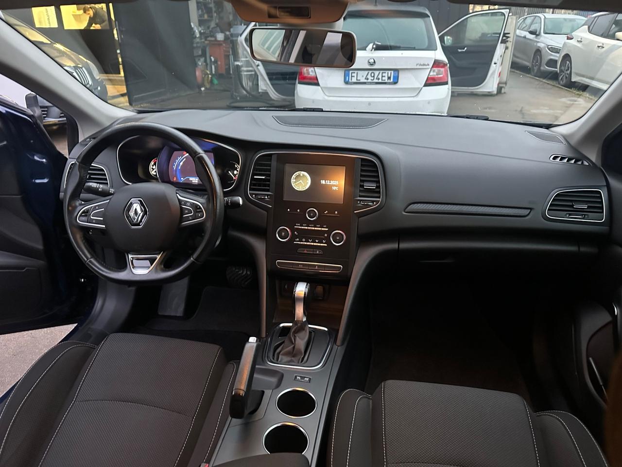 Renault Megane Mégane Sporter Blue dCi 115 CV EDC Business N1-autocarro
