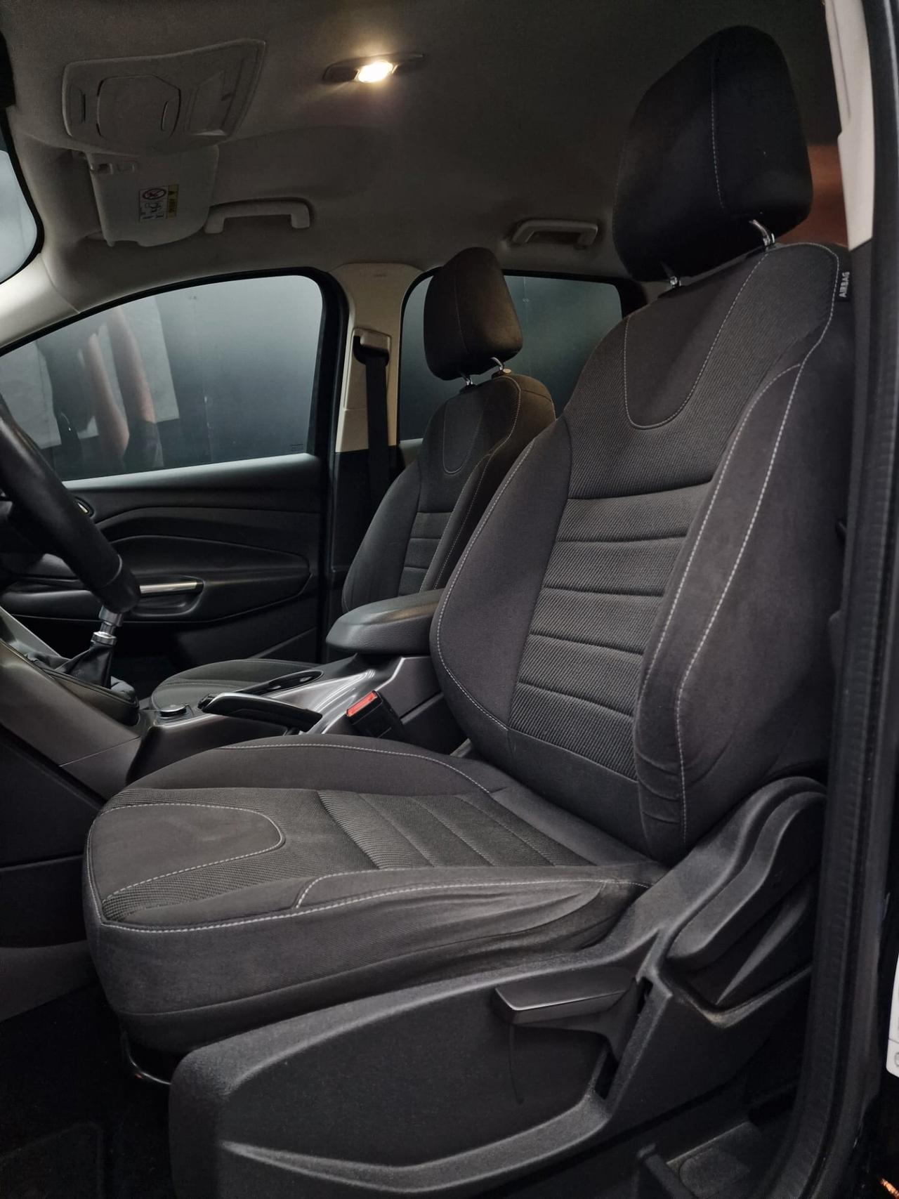 Ford Kuga 2.0 TDCI 150 CV S&S 4WD Titanium