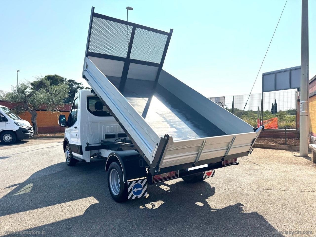 TRANSIT 2.0 130CV RIBALTABILE TRILATERALE GEMELLATO