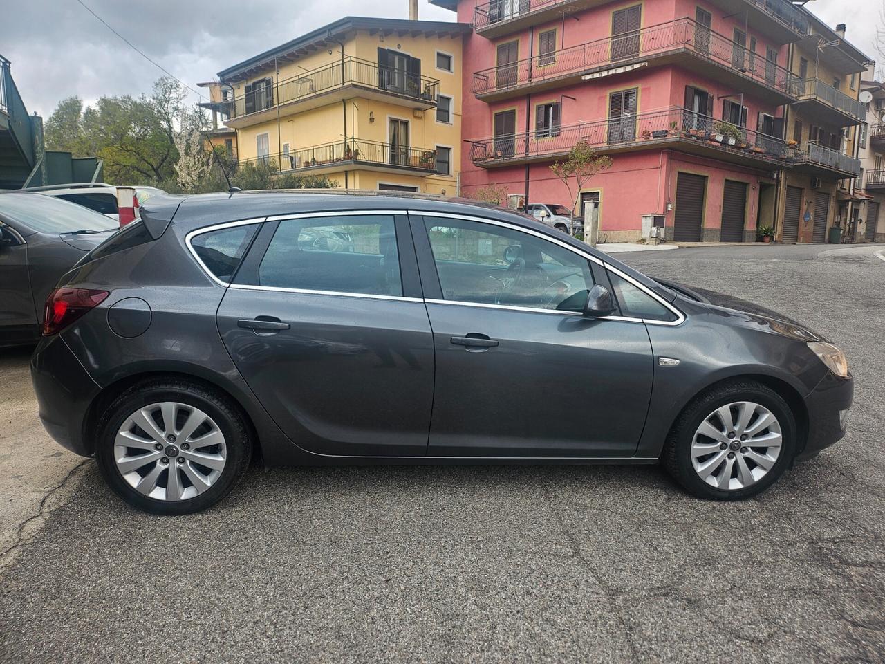 Opel Astra 1.7 CDTI 125CV Cosmo 2012