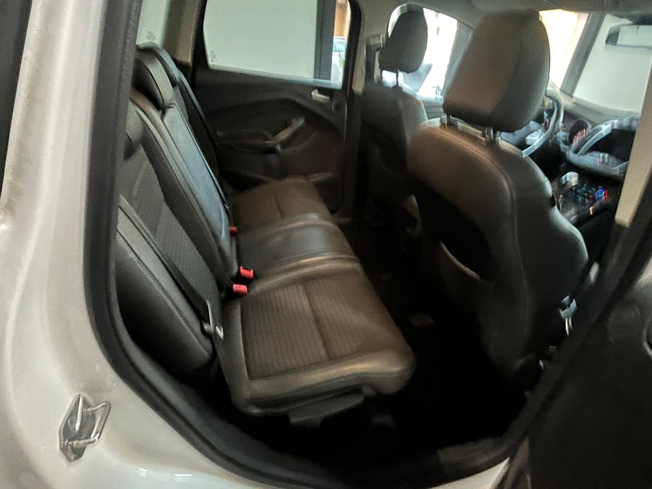 Ford Kuga 2.0 TDCI 150 CV S&S 4WD Powershift Titanium