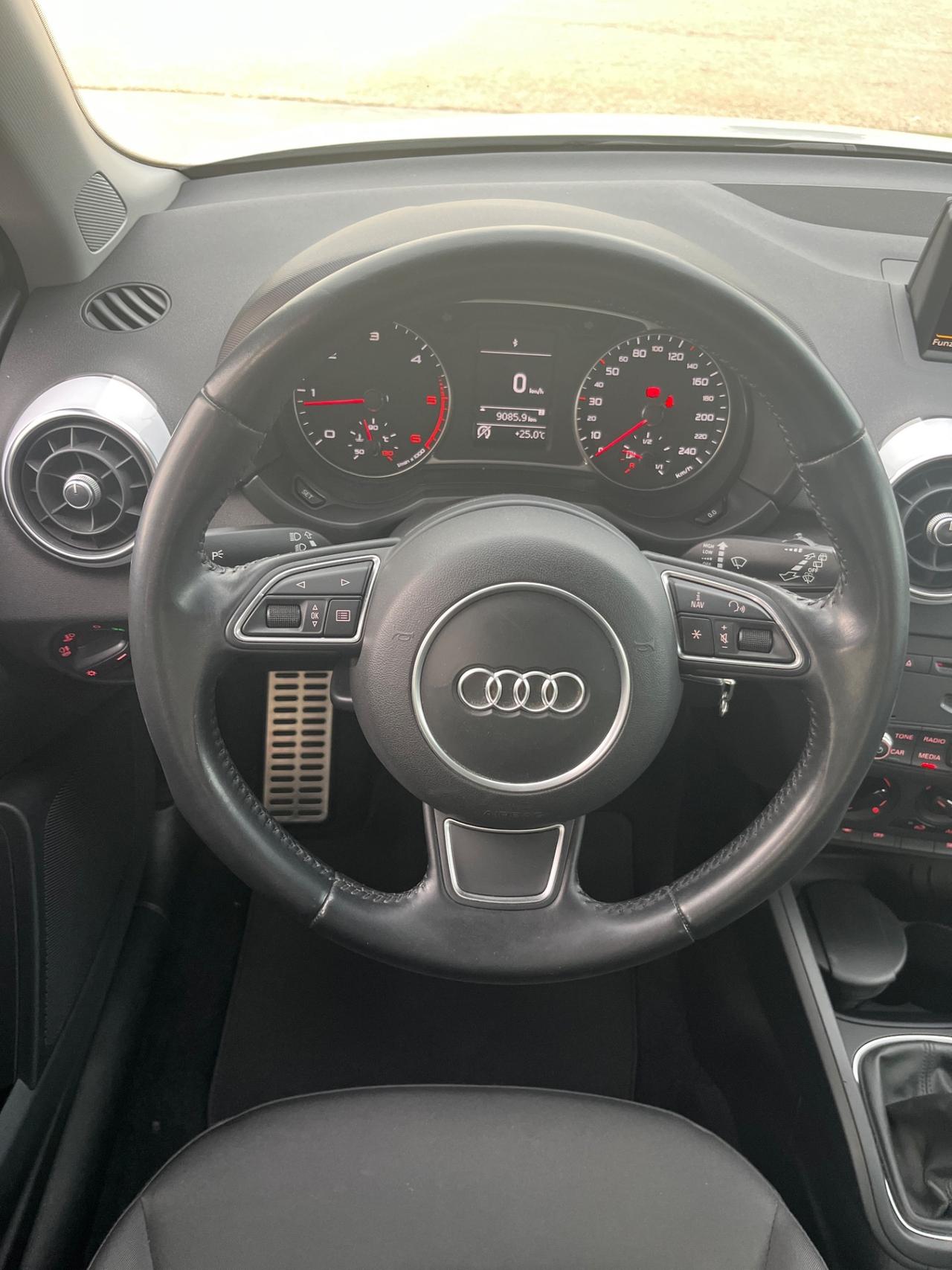 Audi A1 SPB 1.6 TDI S line edition plus